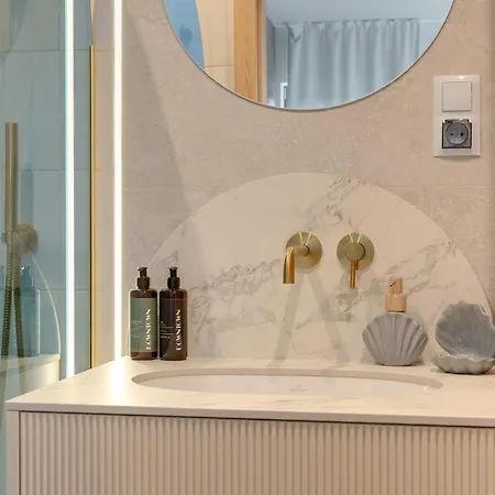 Apartamento Nowe Kolibki Forest & Sea With Parking By Downtown Gdynia